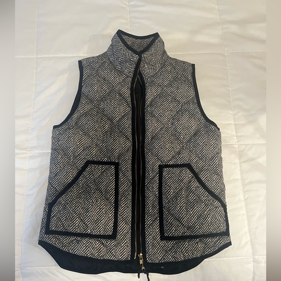 J. Crew Quilted Excursion Puffer Vest, cream& black herringbone, size S - Picture 7 of 7